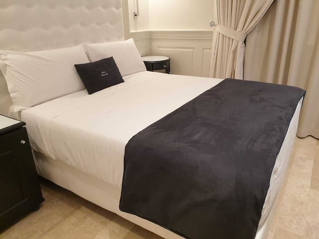 Economy Room