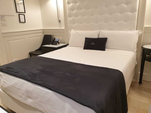 Economy Room