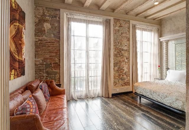 APARTMENT EXECUTIVE