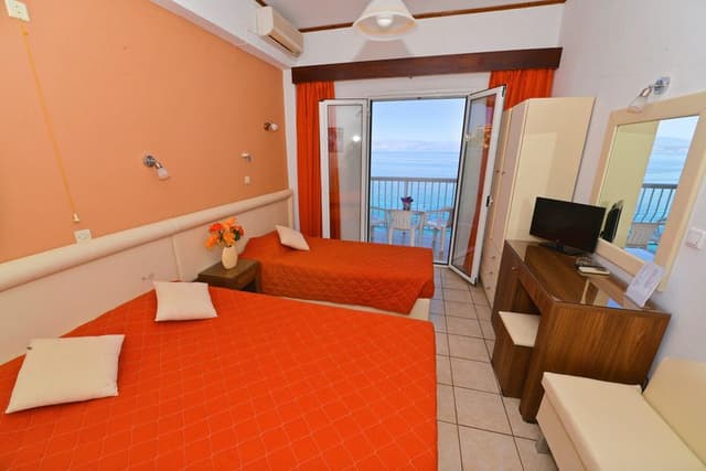 TRIPLE SEA VIEW
