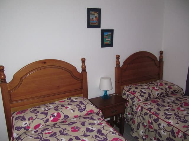 APARTMENT CAPACITY 6 THREE BEDROOM
