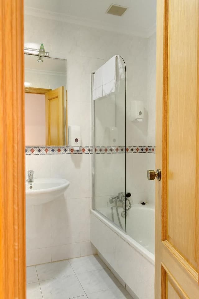 APARTMENT CAPACITY 5 TWO BEDROOMS