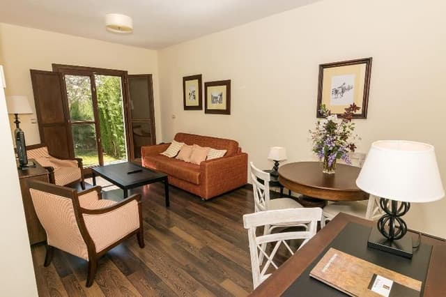 VILLA CAPACITY 4