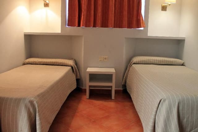 BUNGALOW CAPACITY 4 ONE BEDROOM