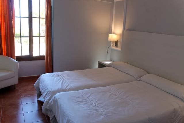 BUNGALOW CAPACITY 4 ONE BEDROOM