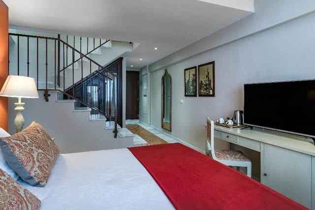 FAMILY ROOM CAPACITY 3