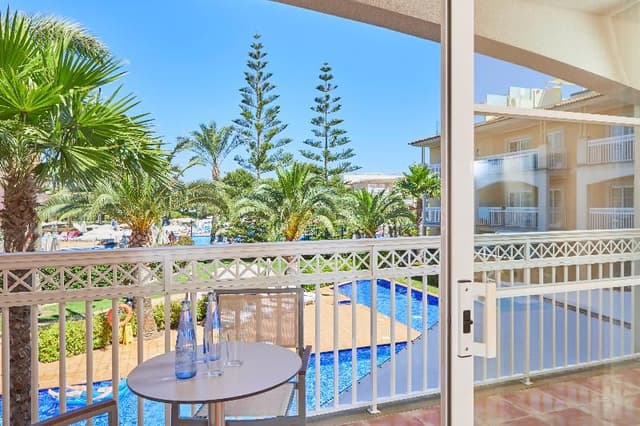 APARTMENT POOL VIEW