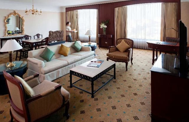 SUITE EXECUTIVE