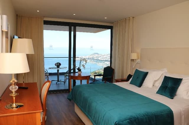 Double or Twin SUPERIOR BAY VIEW
