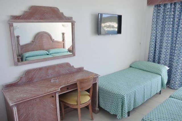 TRIPLE SEA VIEW WITH AIR CONDITIONING
