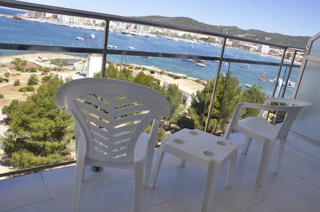 TRIPLE SEA VIEW WITH AIR CONDITIONING