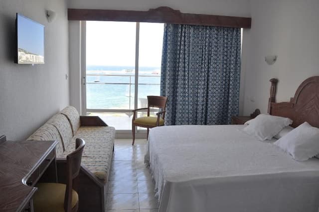 TRIPLE SEA VIEW WITH AIR CONDITIONING