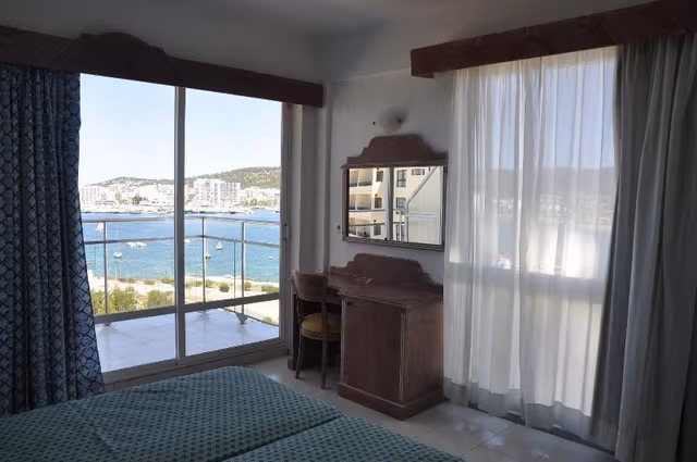 Double or Twin SEA VIEW WITH AIR CONDITIONING
