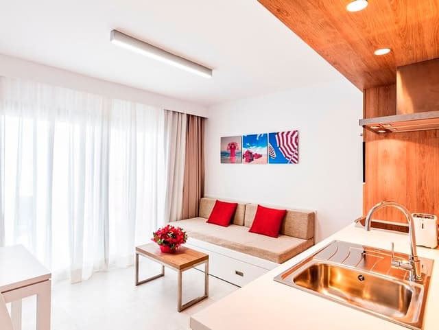 APARTMENT CAPACITY 2