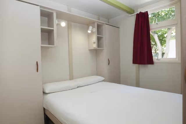 BUNGALOW CAPACITY 5 TWO BEDROOMS