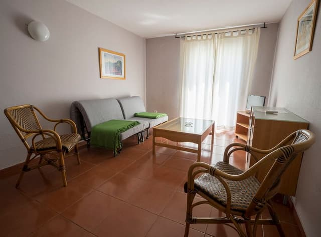 APARTMENT CAPACITY 6 TWO BEDROOMS