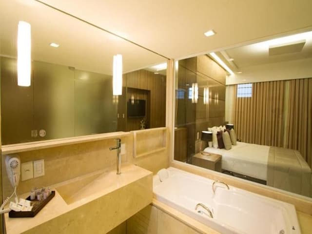 SINGLE LUXURY
