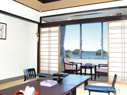 Japanese-Style Family Room