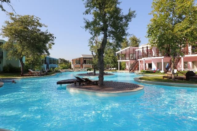 VILLA POOL VIEW