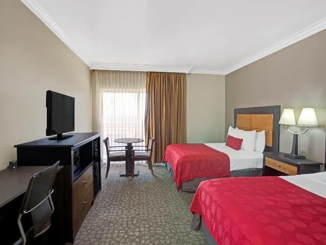 DOUBLE TWO BEDS