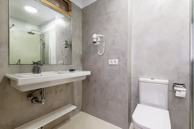 Double or Twin ONE BEDROOM