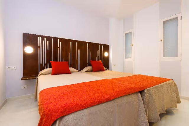 Double or Twin ONE BEDROOM