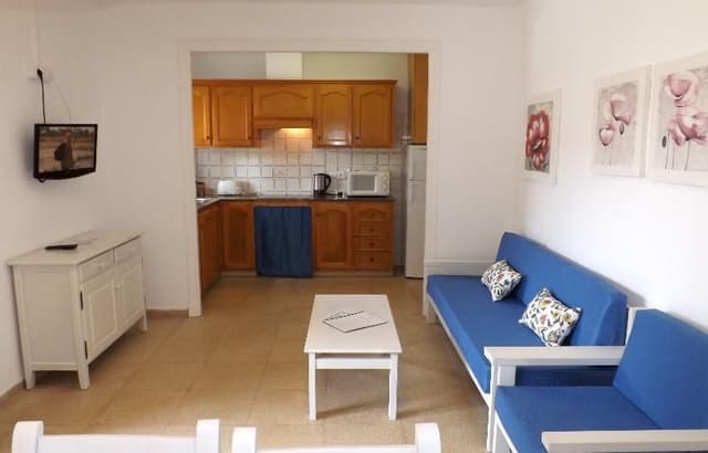 APARTMENT THREE BEDROOMS