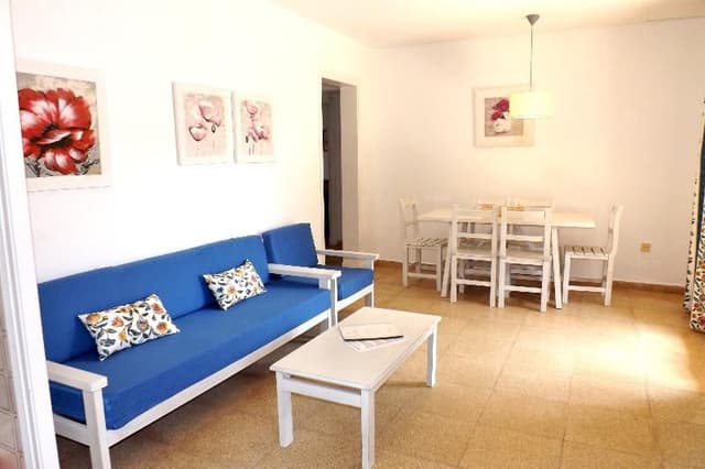 APARTMENT THREE BEDROOMS