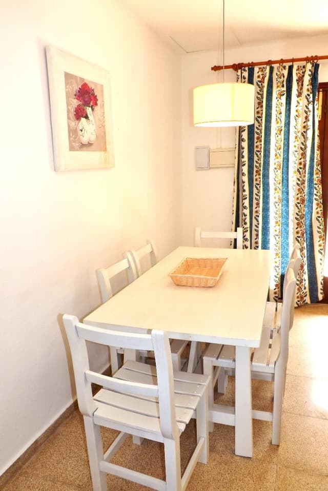 APARTMENT THREE BEDROOMS