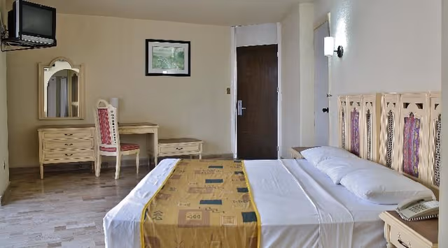 DOUBLE KING SIZE BED