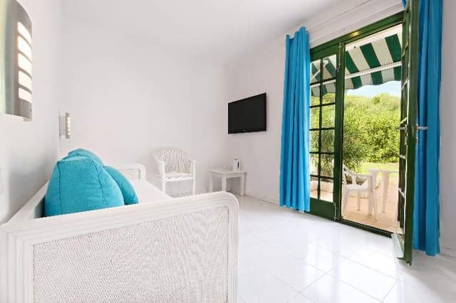 APARTMENT THREE BEDROOMS