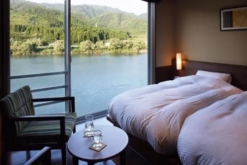 Twin Room with Bathroom