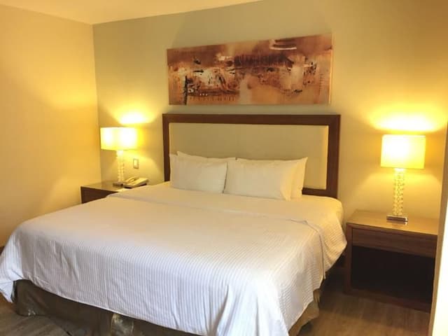 SUITE KING SIZE BED