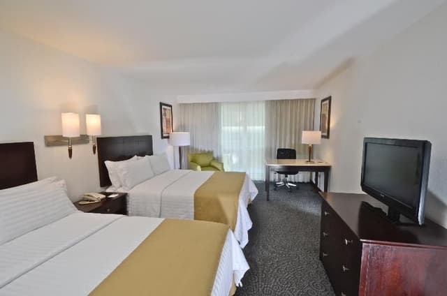 DOUBLE TWO DOUBLE BEDS
