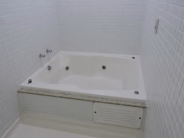 SINGLE LUXURY