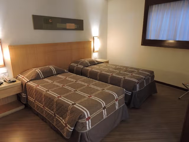 SINGLE LUXURY