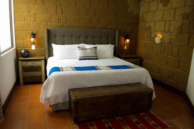 SUITE KING SIZE BED