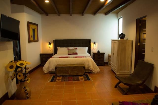 SUITE KING SIZE BED