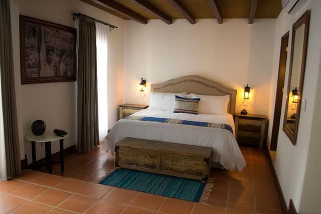 SUITE KING SIZE BED