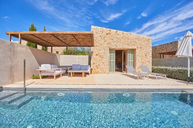 VILLA DELUXE