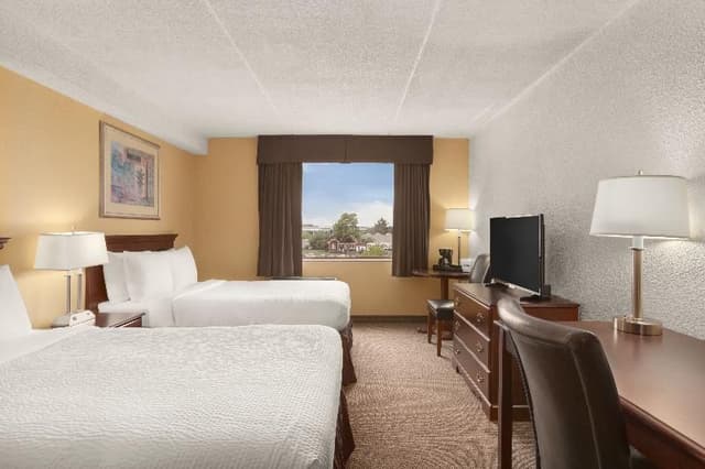 DOUBLE QUEEN SIZE BED
