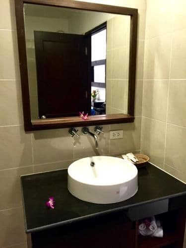 Deluxe Twin Suite with Partial Sea View