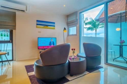 Deluxe Twin Suite with Partial Sea View