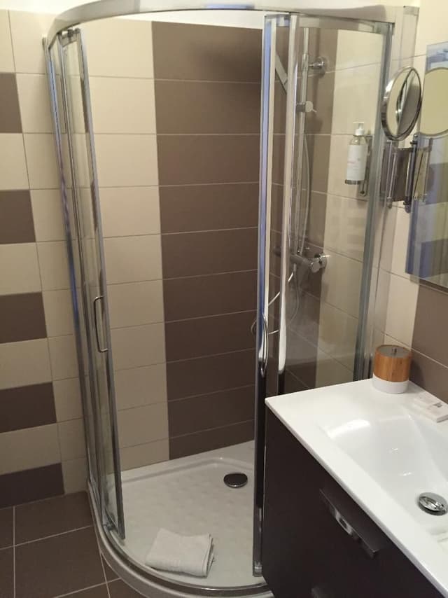 TWIN DELUXE