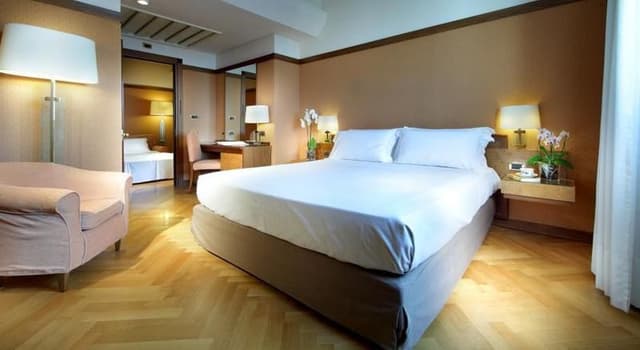DOUBLE CONNECTING ROOM