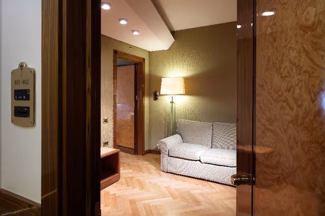 DOUBLE CONNECTING ROOM
