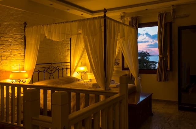 SUITE WITH JACUZZI