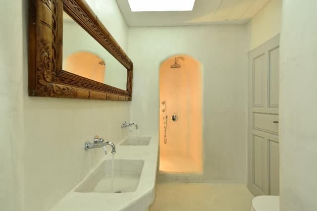 JUNIOR SUITE WITH JACUZZI