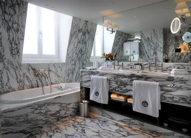 SUITE PREMIUM