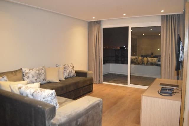 SUITE WITH KITCHENETTE